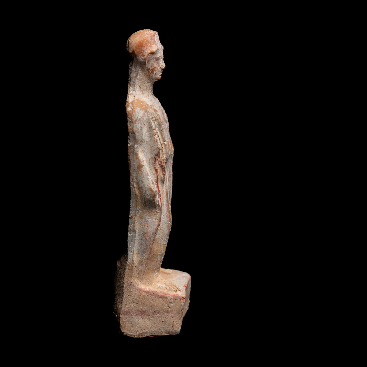 Statuette de Koré  debout ancien numéro 585 à l’arrière thumbnail 9