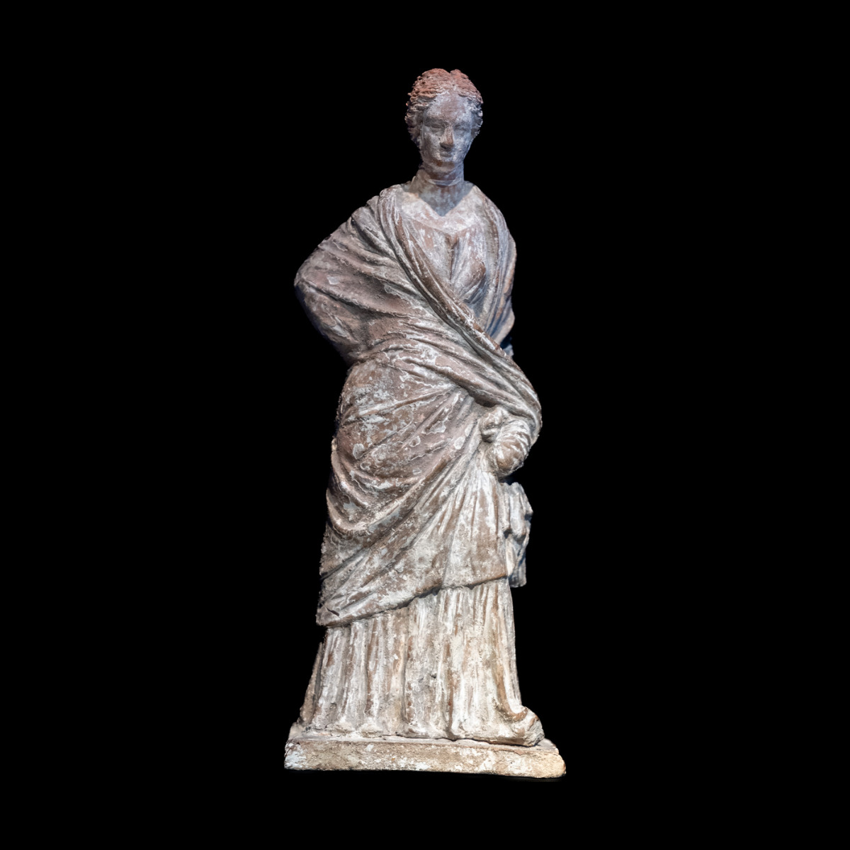 Statuette féminine debout
