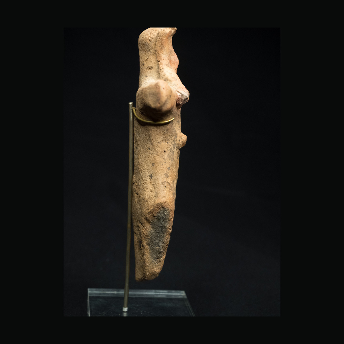 Rare figure de concubine aux longues tresses thumbnail 4