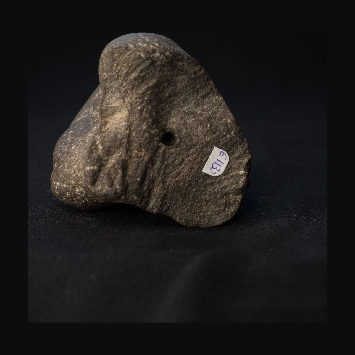 Tête de statue masculine thumbnail 6