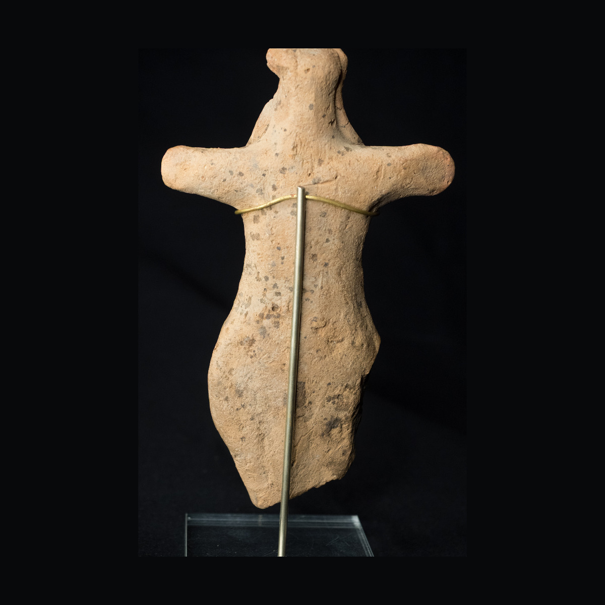 Rare figure de concubine aux longues tresses thumbnail 3