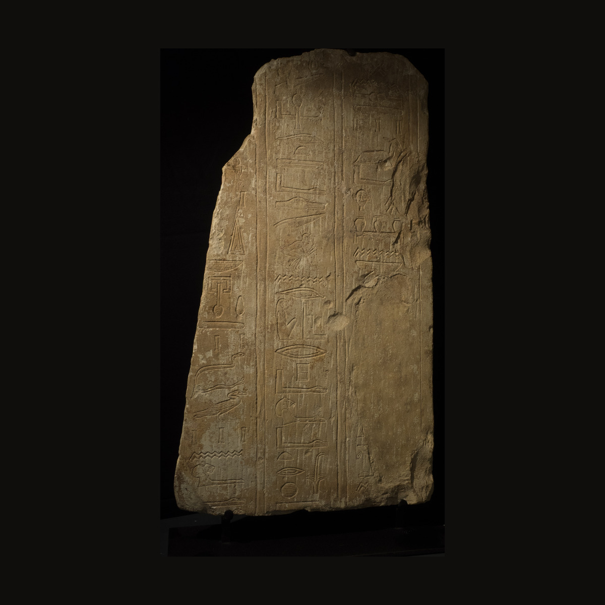 Relief à texte hiéroglyphique
