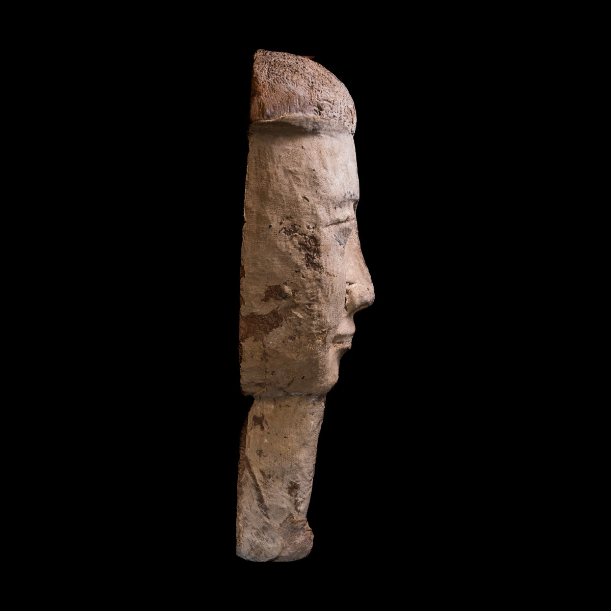Masque de sarcophage anthropomorphe portant la barbe postiche thumbnail 2