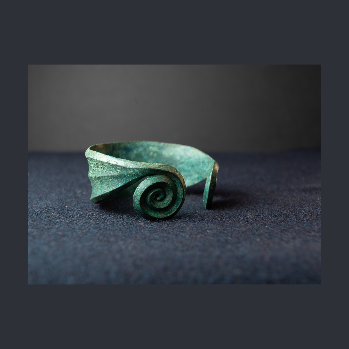Bracelet celte de l'âge du bronze thumbnail 3