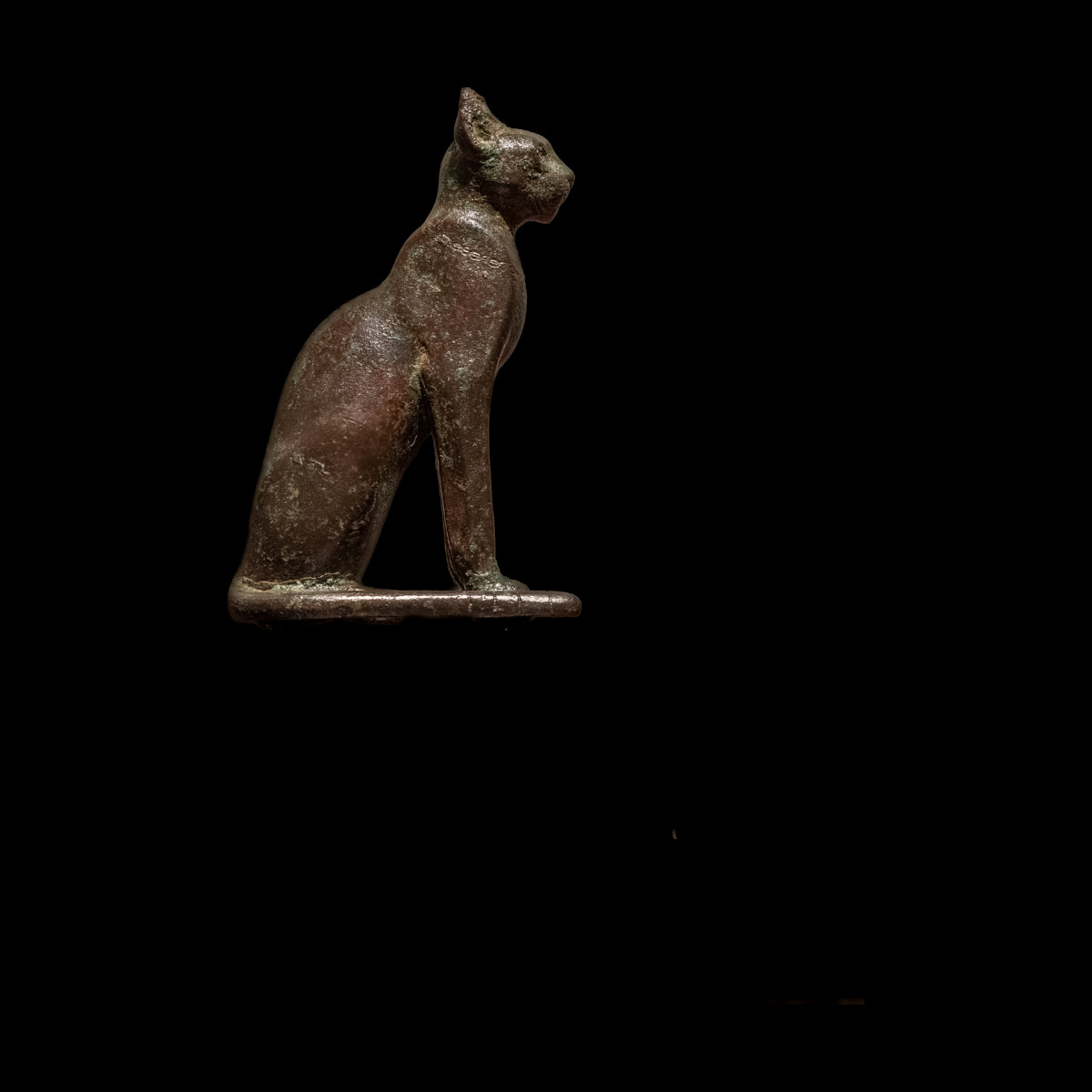 Statue de chatte assise, Bastet thumbnail 2