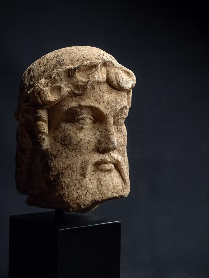 Tete archaisante