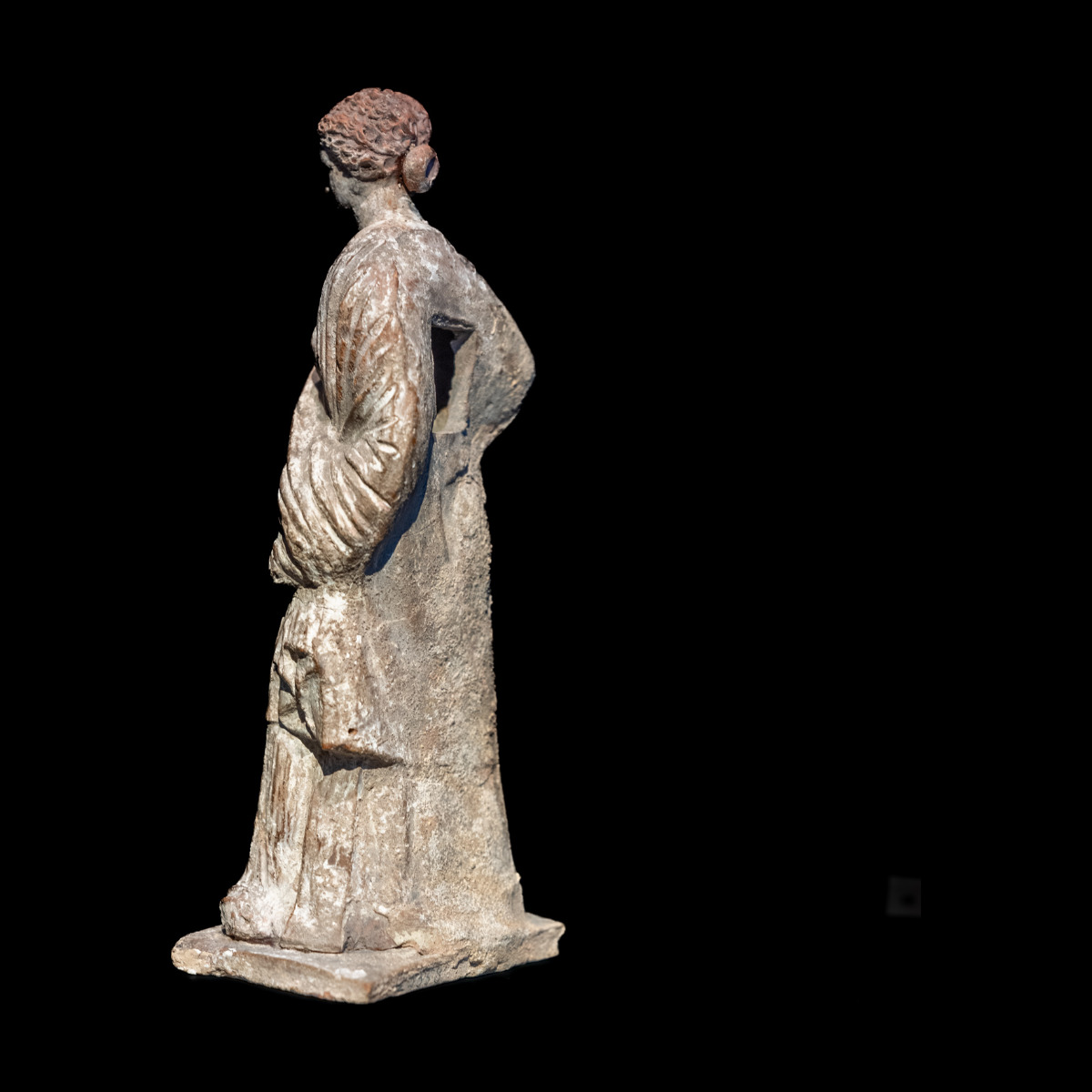 Statuette féminine debout thumbnail 6