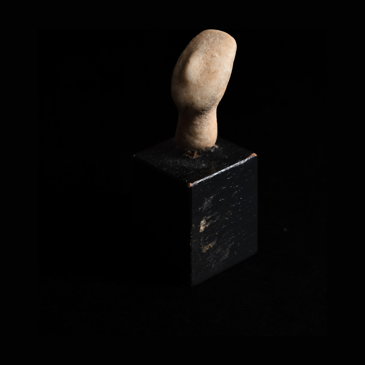 Tête anthropomorphe d'idole cycladique