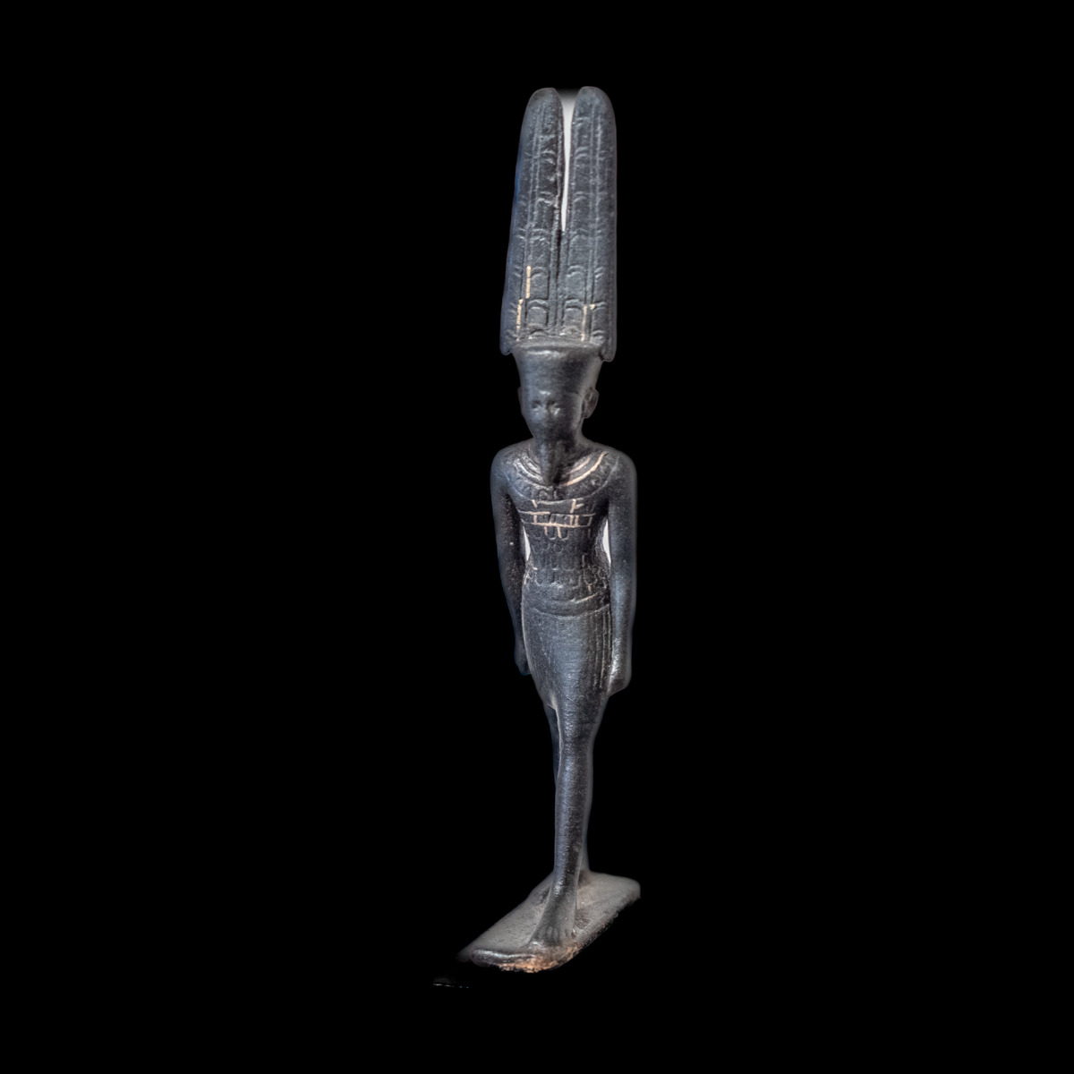 Statuette votive représentant le dieu Amon thumbnail 2
