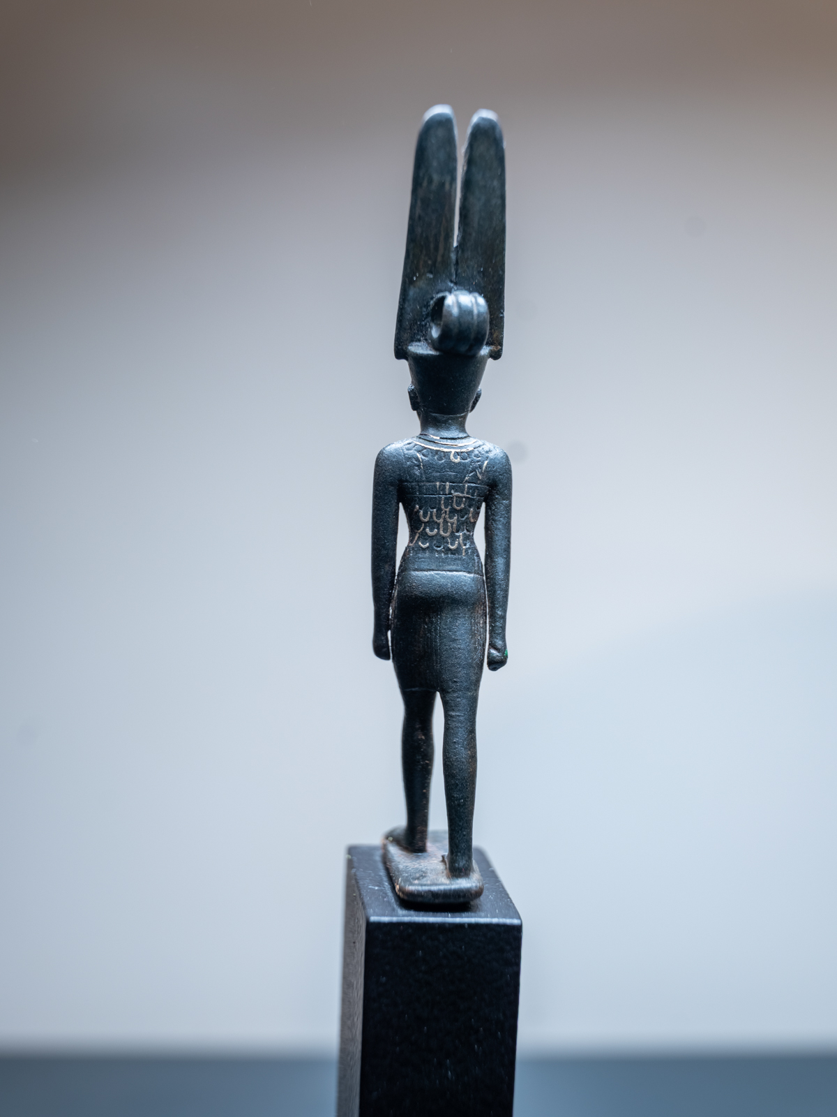 Statuette votive représentant le dieu Amon thumbnail 7
