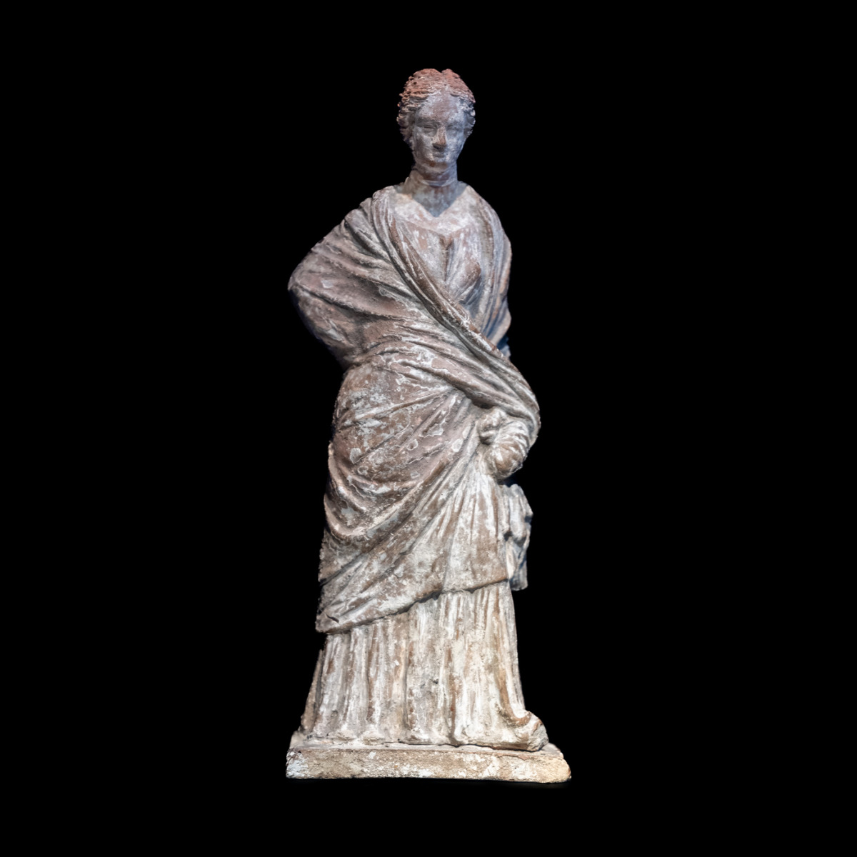Statuette féminine debout thumbnail 2